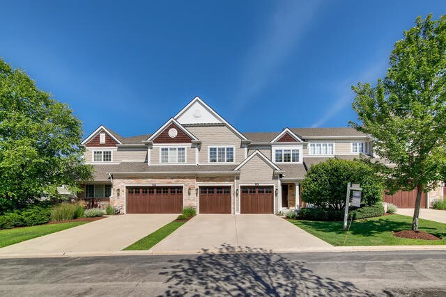 Foto principal - 2S733 Crimson King Ln
