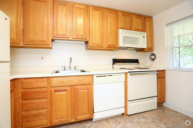 Kitchen - Valley Green Apartments