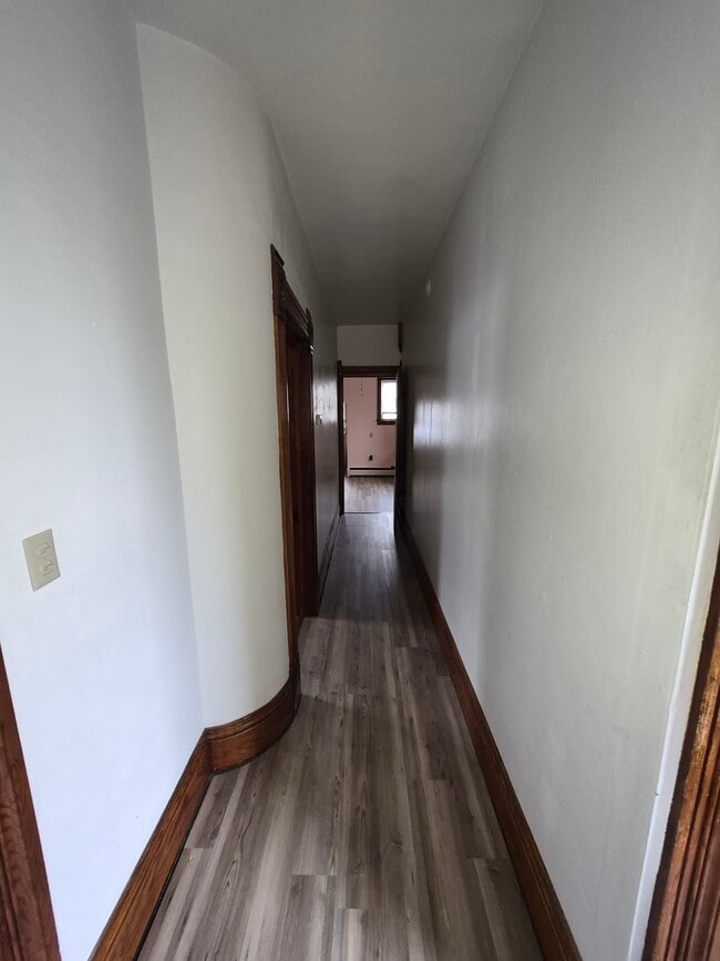 Building Photo - 62 S Gamble St