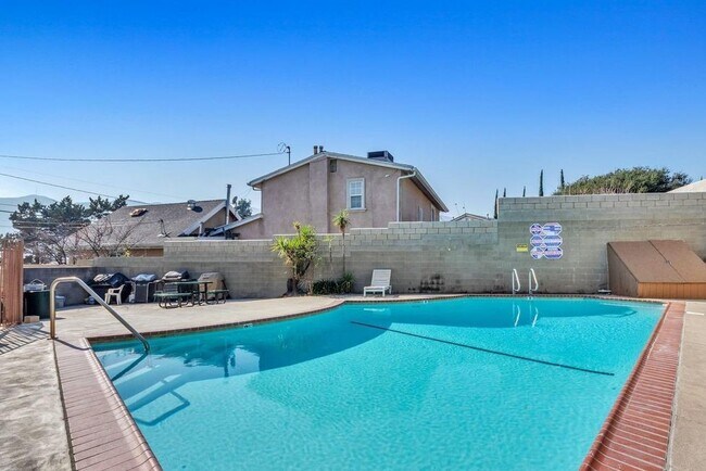 Foto del edificio - 4133 La Crescenta Ave