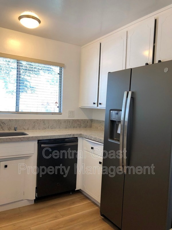 Building Photo - 725 Lobos St