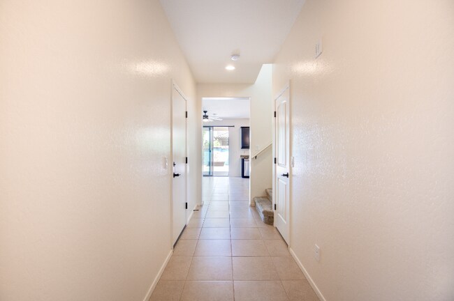 Foto del edificio - 12038 W Briles Rd