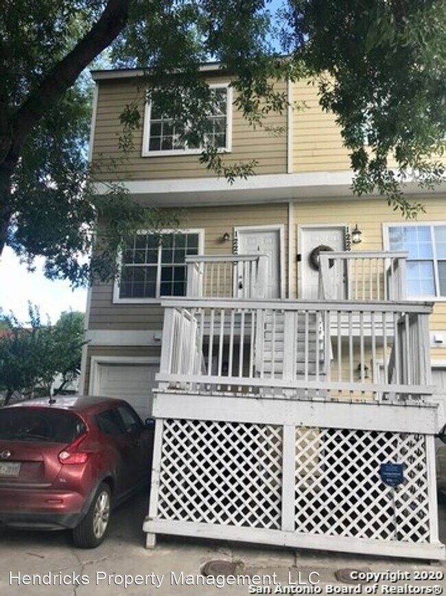 Building Photo - 3 br, 3.5 bath House - 12225 Apricot
