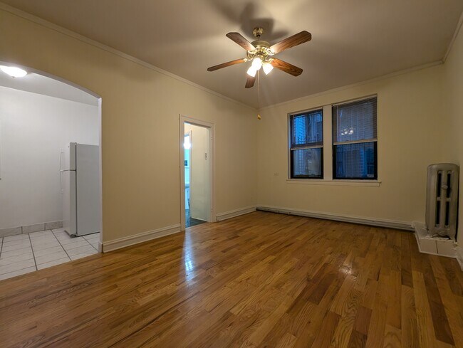 Foto del edificio - 4851 N Damen Ave