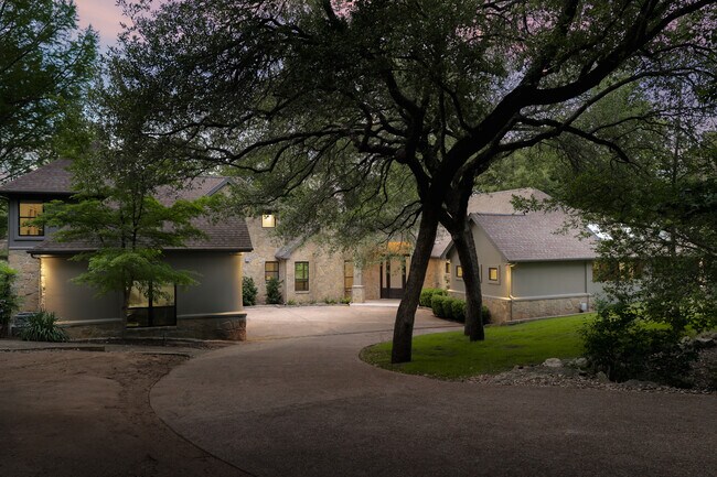 Foto del edificio - 506 Konstanty Cir