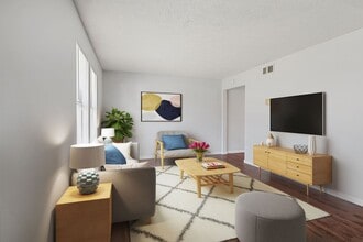 Building Photo - 2213 E Memorial Dr