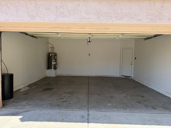 Building Photo - 1140 E Catino St