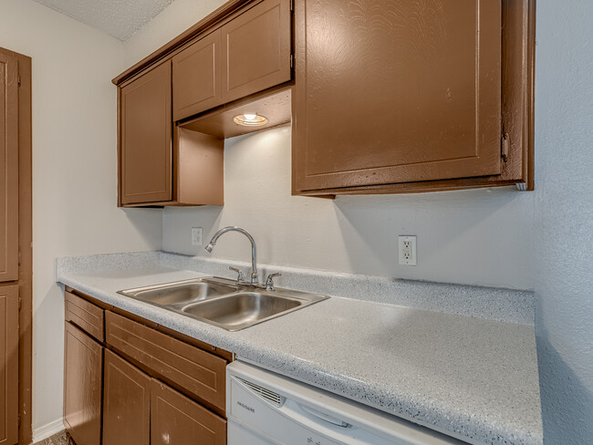 Sandhills - Kitchen - Sandhill Apartments