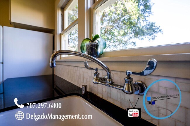 Building Photo - Vallejo Saint Vincent Hill historic home