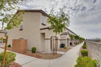 Building Photo - 5164 Steep Cliffs Ave