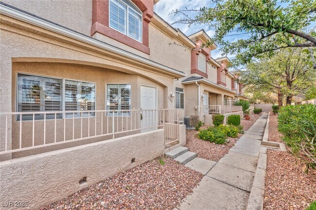Foto del edificio - 1348 Dusty Creek St