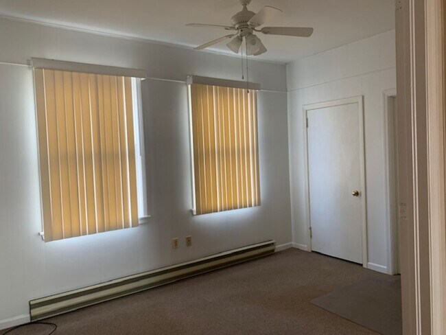 Foto del edificio - 207 Diamond Blvd