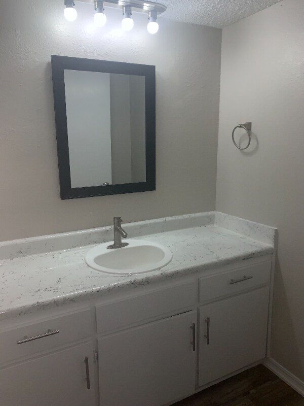 Foto del edificio - 6810 NW 16th St