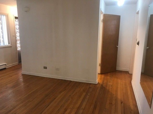 Main Room (Front Wall) - 1929 Harrison St