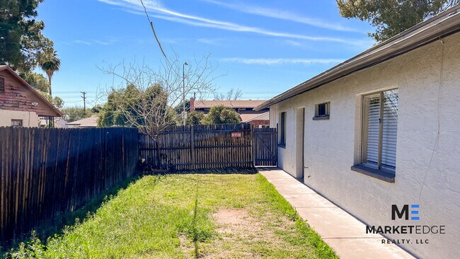 Building Photo - 2Bed/1Bath Apt at I-17/Northern! Ready for...