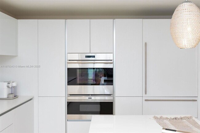 Building Photo - 2101 S Surf Rd