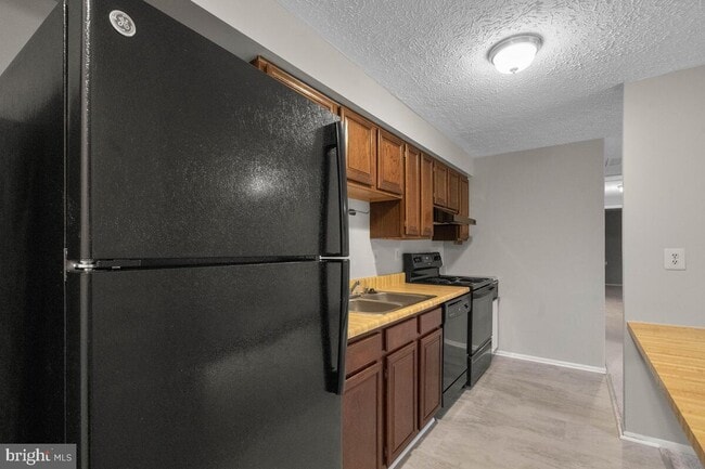 Building Photo - 12415 Hickory Tree Way