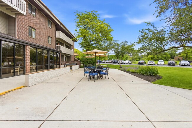 Building Photo - King's Reserve College Park 55+ Active Living