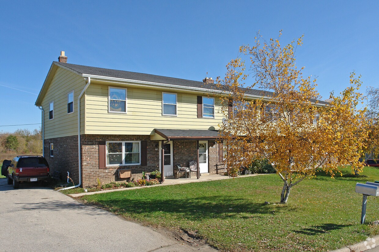 356362 Joan St, Burlington, WI 53105 Apartments in Burlington, WI