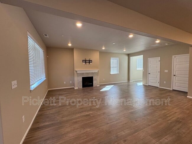 Building Photo - 1158 Baker Hts Lp