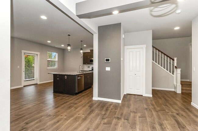 Foto del edificio - 10213 6th Pl SE