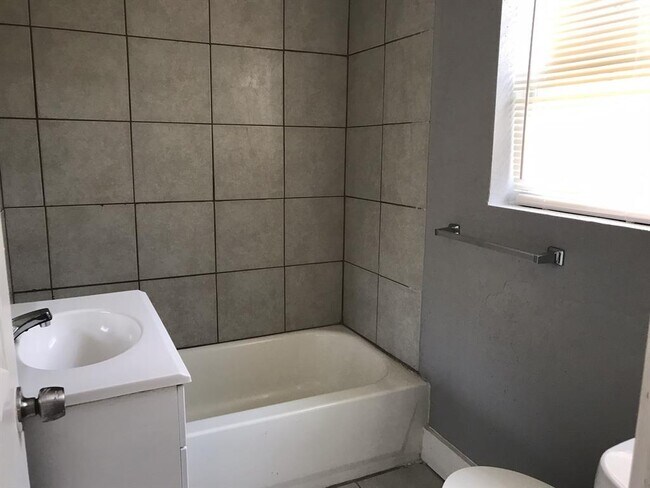 Foto del edificio - 2711 Avenue K