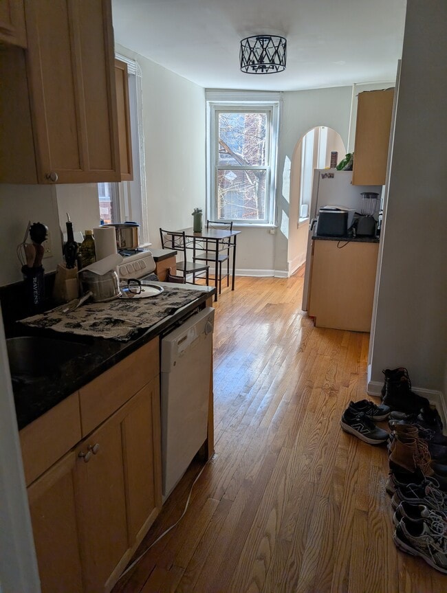 Building Photo - 70 Joy St