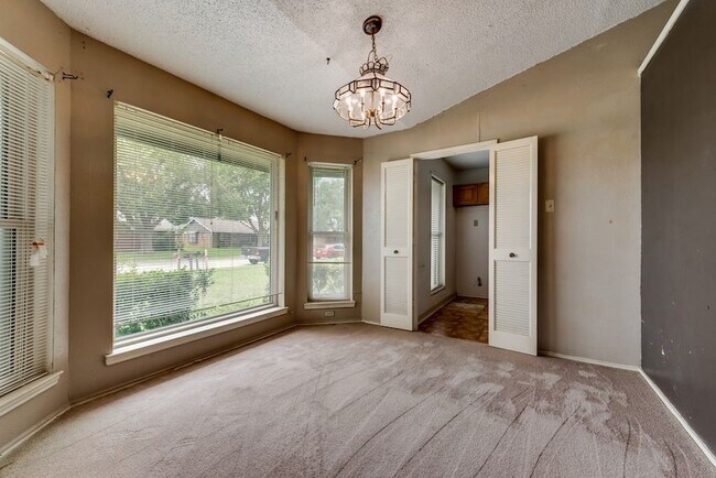Building Photo - 3702 Lofland Ln