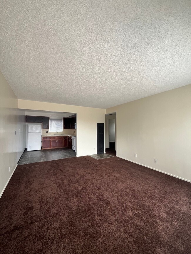 Living Room - 1622 W 81st St, Los Angeles, CA 90047