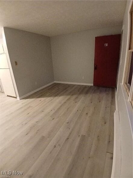Building Photo - 31 1/2 Elm Street Unit A1