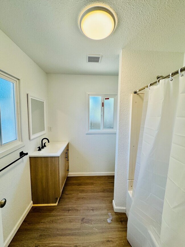 Foto del edificio - Newly Remodeled 1 Bedroom 1 Bath Home in Dos Palos