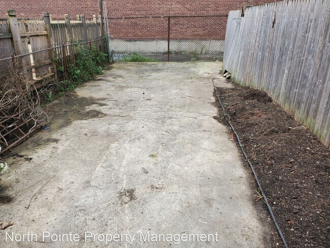 Foto del edificio - 4 br, 1 bath House - 220 W. Liberty St.
