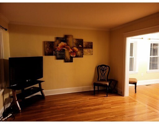 Building Photo - 77 Pinehurst St