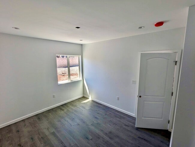 Building Photo - 19036 Plummer St