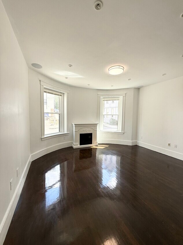 Primary Photo - 38 Cameron St