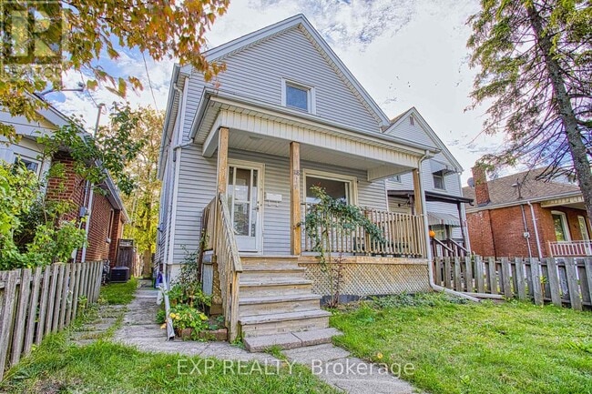 Building Photo - 118 Garside Ave N