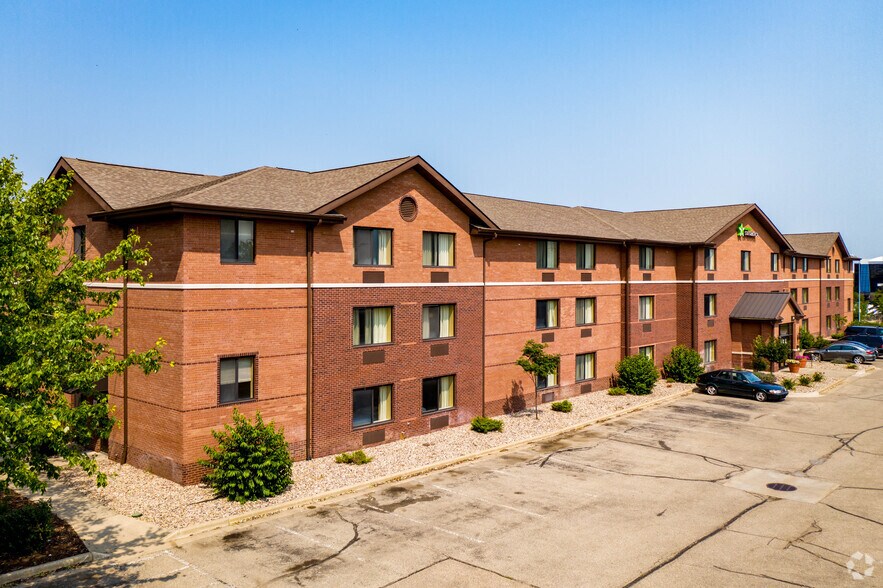 Furnished Studio - Madison