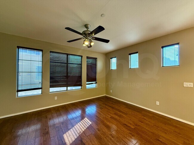 Foto del edificio - 900 S 94th St
