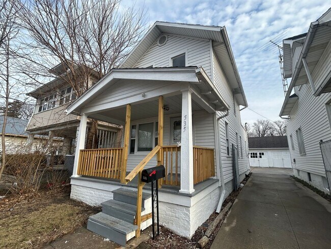 Foto del edificio - 535 Milton St