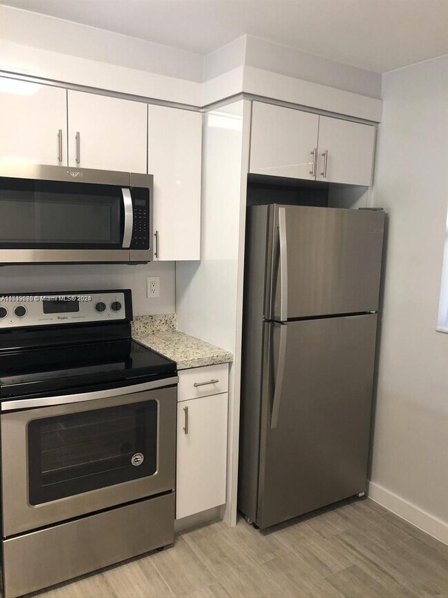 Foto del edificio - 3400 Foxcroft Rd