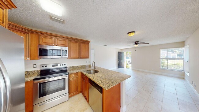 Building Photo - Renovated 2BD/1BA Villa w/ 1 car Garage