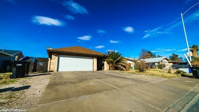 Foto del edificio - 505 Van Dornum Ave