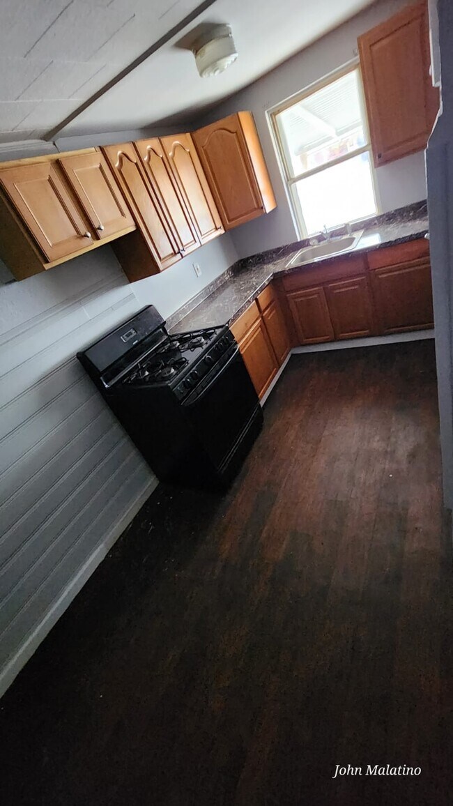 Building Photo - 6414 Guyer Ave