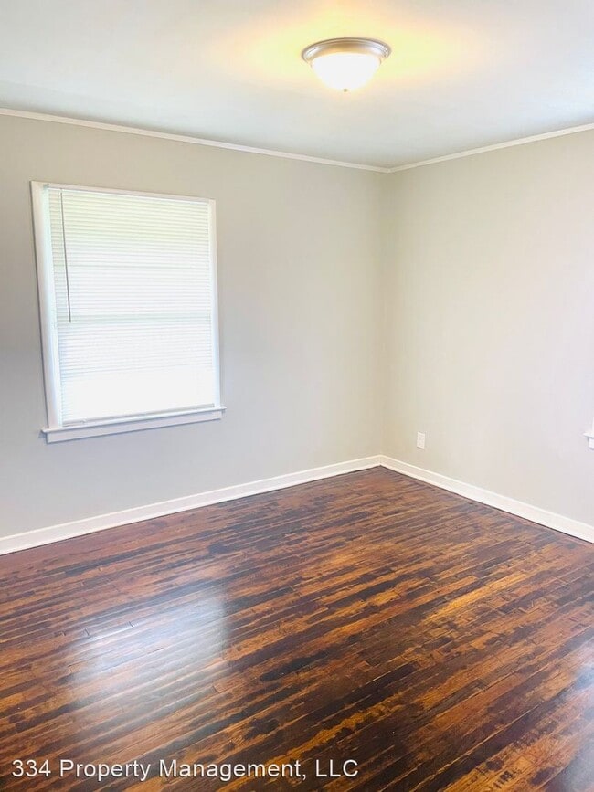 Building Photo - 3 br, 1 bath House - 3145 Willow Lane Drive