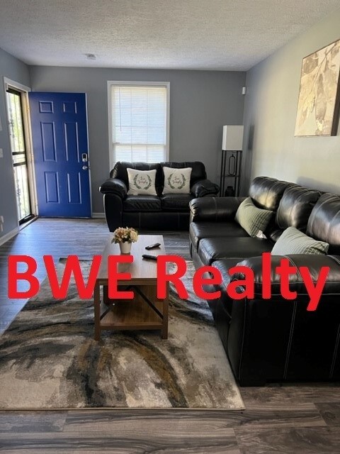 Foto del edificio - Renovated Madison Duplex 2 bedroom 2 bath