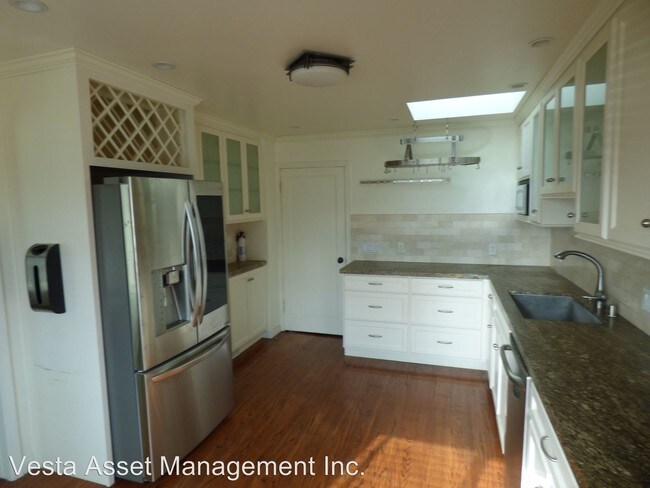 Building Photo - 3934 Ortega St