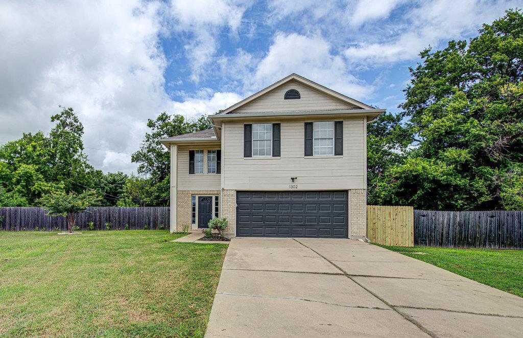 Foto principal - 1302 Crete Ln