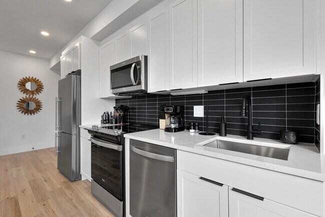 Foto del edificio - 3817 14th St NW