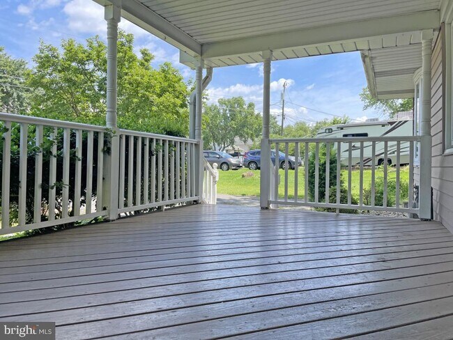 Building Photo - 7221 Vellex Ln