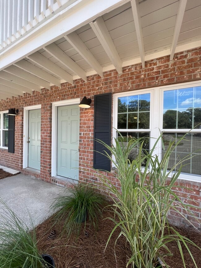 Exterior - 266 Fleming Rd